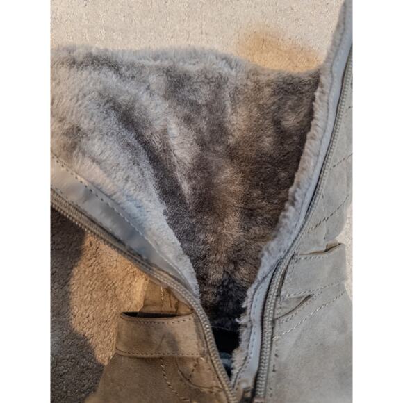 Vintage Y2K Guess Quilted Faux Suede Wedge Faux Fur Lined Buckle Wedge Boots 6 - Picture 8 of 10